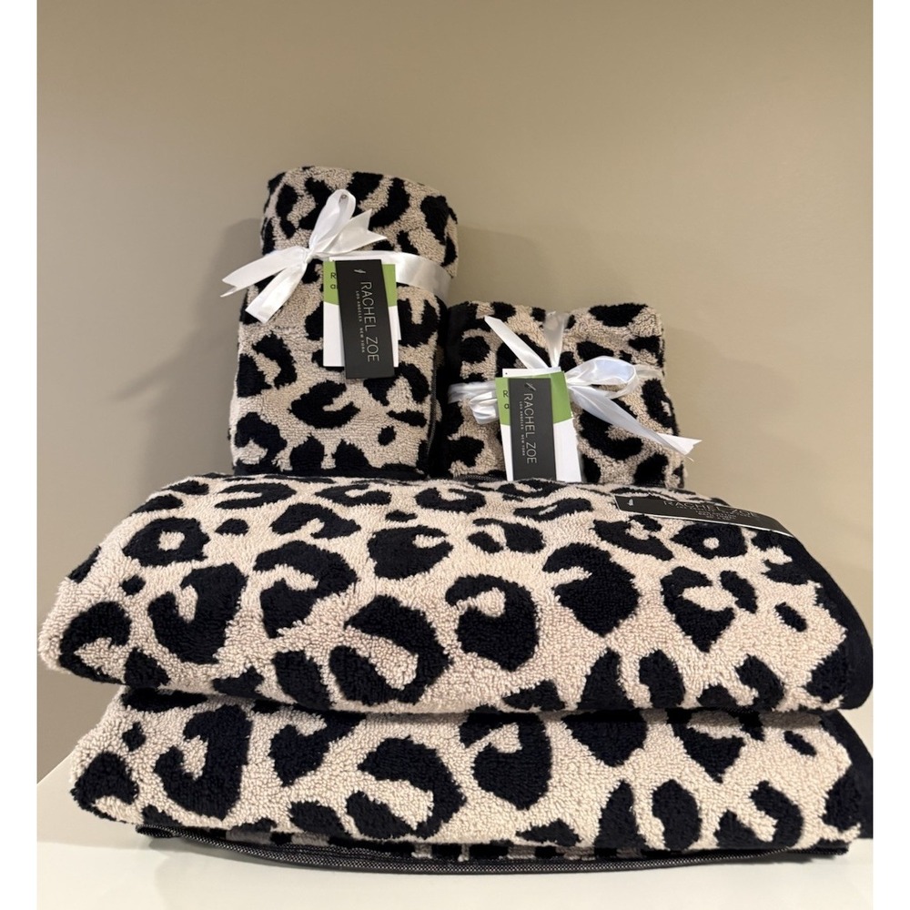 8-NWT RACHEL ZOE TAUPE AND BLACK LEOPARD DESIGN REVERSIBLE‎ TOWEL SET